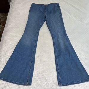 NEW FREE PEOPLE WE THE FREE PENNY PULL ON MID RISE FLARE LEG JEANS 30
